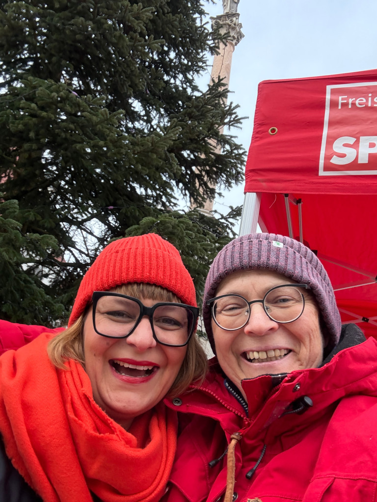 Unsere Stadtratskandidatinnen Julia Winzierl (Platz 6) und Manuela Schönherr (Platz 8)